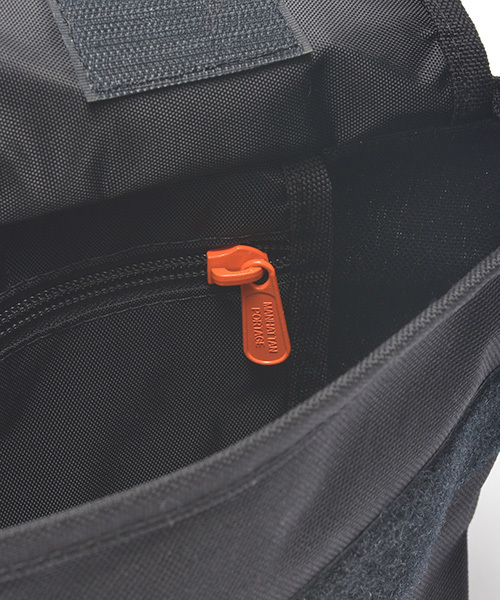 BEAMS（ビームス）の「Manhattan Portage×BEAMS / 40th別注 1603 ショルダーバッグ（ショルダーバッグ・メンズ・ブラック・ONE SIZE）」の12枚目の写真