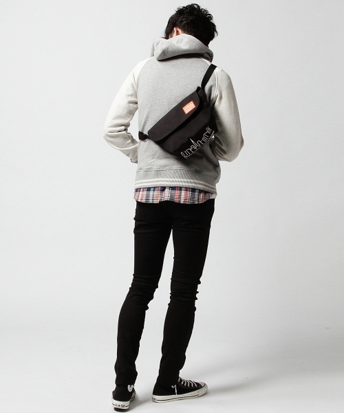 BEAMS（ビームス）の「Manhattan Portage×BEAMS / 40th別注 1603 ショルダーバッグ（ショルダーバッグ・メンズ・ブラック・ONE SIZE）」の18枚目の写真