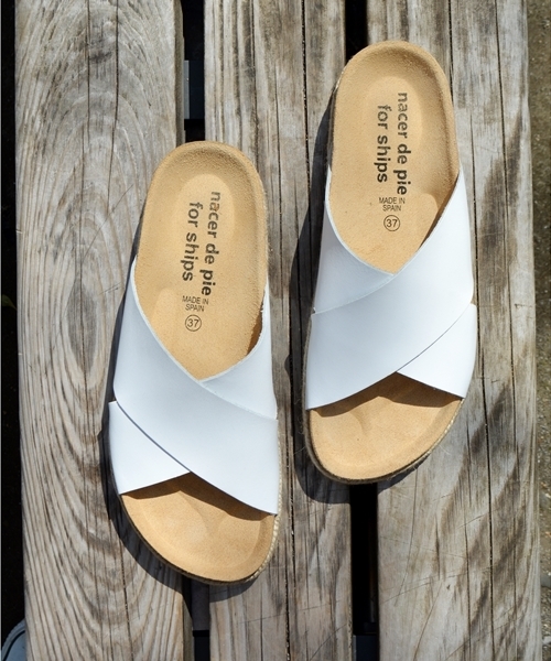 SHIPS for women(シップスフォーウィメン)の「nacer de pie:ビッグクロスサンダル◇(サンダル・レディース・ホワイト/シルバー・35/36/37/38)」の13枚目の写真