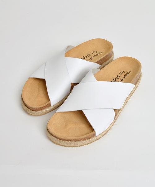 SHIPS for women(シップスフォーウィメン)の「nacer de pie:ビッグクロスサンダル◇(サンダル・レディース・ホワイト/シルバー・35/36/37/38)」の3枚目の写真