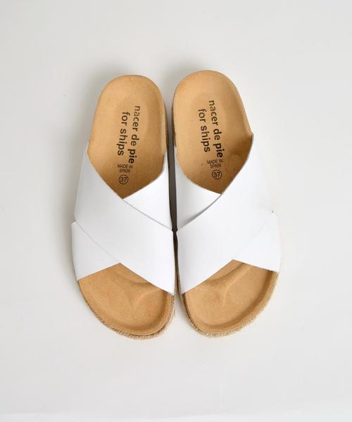 SHIPS for women(シップスフォーウィメン)の「nacer de pie:ビッグクロスサンダル◇(サンダル・レディース・ホワイト/シルバー・35/36/37/38)」の4枚目の写真