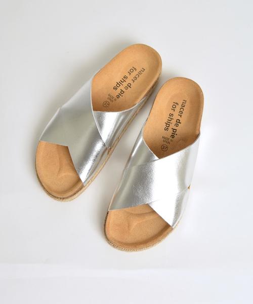 SHIPS for women(シップスフォーウィメン)の「nacer de pie:ビッグクロスサンダル◇(サンダル・レディース・ホワイト/シルバー・35/36/37/38)」の6枚目の写真