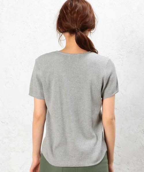 green label relaxing(グリーンレーベルリラクシング)の「CF ワッフル VN SSL PO カットソー◆(Tシャツ/カットソー・レディース・オフホワイト/グレー/ダークグリーン・FREE)」の4枚目の写真