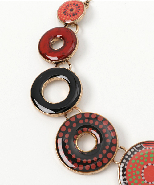 Desigual(デシグアル)の「「Desigual/デシグアル」ジュエリーネックレス(ネックレス・レディース・レッド系その他・フリー)」の2枚目の写真