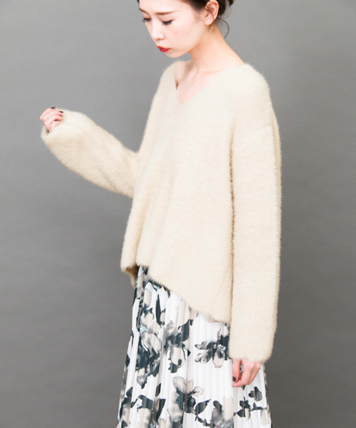 KBF(ケイビーエフ)の「【WEB限定】KBF バッククロスフェザーニット(ニット/セーター・レディース・ライトグレー/ライム/ブルー/アイボリー・ONE)」の6枚目の写真