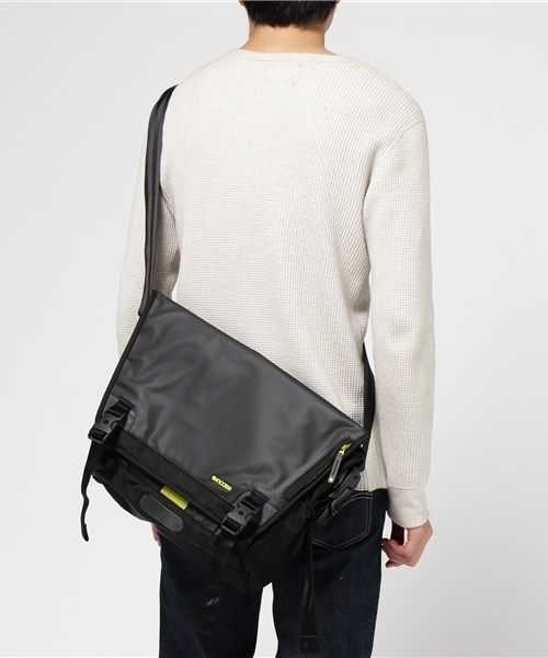 incase（インケース）の「※入荷禁止※CL55538 Range Messenger（メッセンジャーバッグ・メンズ・ブラック・ONE SIZE）」の2枚目の写真