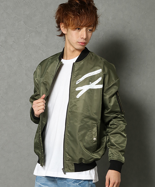 VENCEEXCHANGE（ヴァンスエクスチェンジ）の「ナイロンBigMA-1（MA-1・メンズ・ダークグリーン/ブラック・LARGE/MEDIUM）」の2枚目の写真