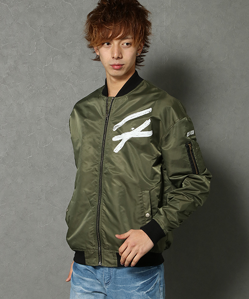 VENCEEXCHANGE（ヴァンスエクスチェンジ）の「ナイロンBigMA-1（MA-1・メンズ・ダークグリーン/ブラック・LARGE/MEDIUM）」の4枚目の写真