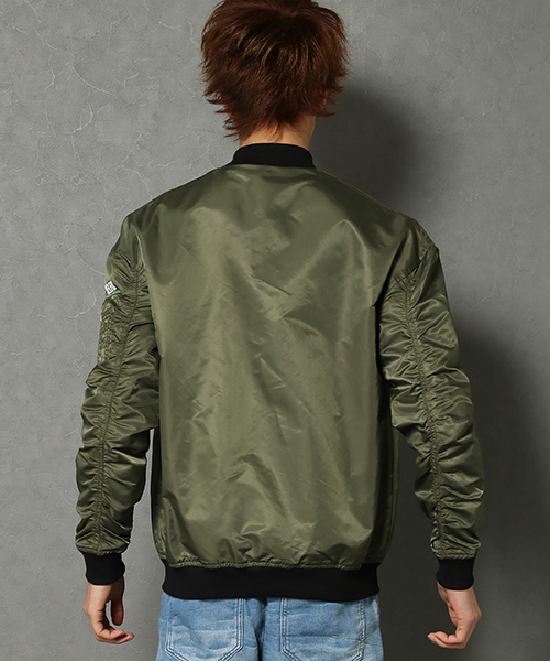 VENCEEXCHANGE（ヴァンスエクスチェンジ）の「ナイロンBigMA-1（MA-1・メンズ・ダークグリーン/ブラック・LARGE/MEDIUM）」の6枚目の写真