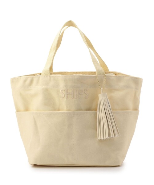 SHIPS（シップス）の「タッセル ポケット トートバッグ（トートバッグ・レディース・ブラック/オリーブ/オフホワイト/ブラウン/ダークグレー/ブラウン系その他・ONE SIZE）」の2枚目の写真