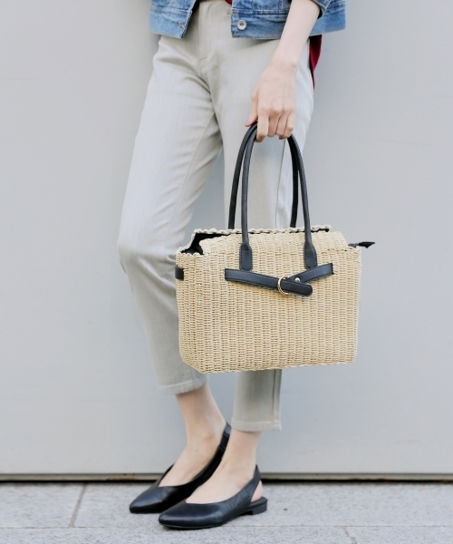 LEPSIM（レプシィム）の「ペーパートートバッグ　743883（トートバッグ・レディース・ブラック/グレイッシュベージュ/ナチュラル・ONE SIZE）」の2枚目の写真