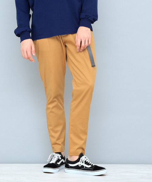 EMMA CLOTHES(エマクローズ)の「ハイパワーサテンストレッチテーパードパンツ(その他パンツ・メンズ・ネイビー/ベージュ/ブラック/グレー/ライトベージュ・L/M)」の4枚目の写真