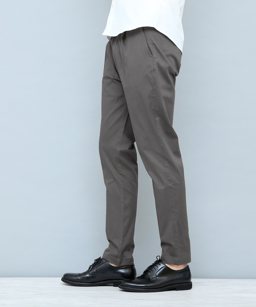EMMA CLOTHES(エマクローズ)の「ハイパワーサテンストレッチテーパードパンツ(その他パンツ・メンズ・ネイビー/ベージュ/ブラック/グレー/ライトベージュ・L/M)」の17枚目の写真
