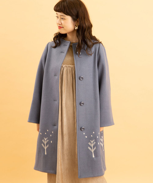 POU DOU DOU（プードゥドゥ）の「ボトルネック裾刺繍コクーンコート（その他アウター・レディース・ブラック/イエロー/グレー・3）」の3枚目の写真