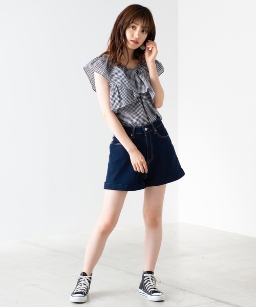 WEGO（ウィゴー）の「WEGO/【XS～Lサイズ】デイリーハイウエストショーツ（デニムパンツ・レディース・インディゴブルー/ライトインディゴブルー/ダークインディゴブルー/ブラック/ホワイト・MEDIUM/SMALL/X-SMALL/LARGE）」の14枚目の写真