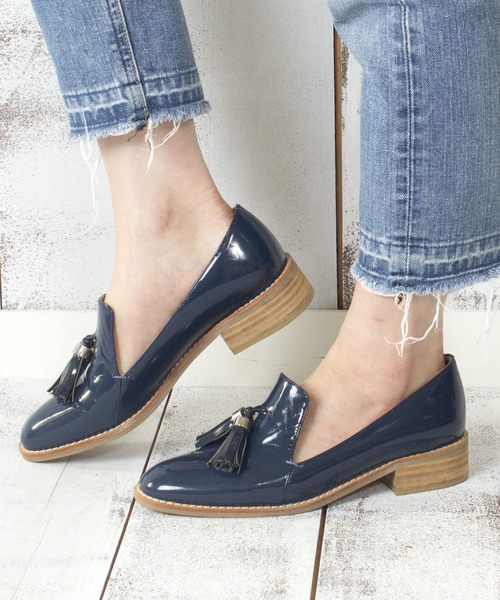 Jeffrey Campbell(ジェフリーキャンベル)の「タッセル付ローファーシューズ(ローファー・レディース・アイボリー/ネイビー/ブラック/グレー/ブラック系その他/ブラック系その他2・36/37/38/39/35)」の6枚目の写真