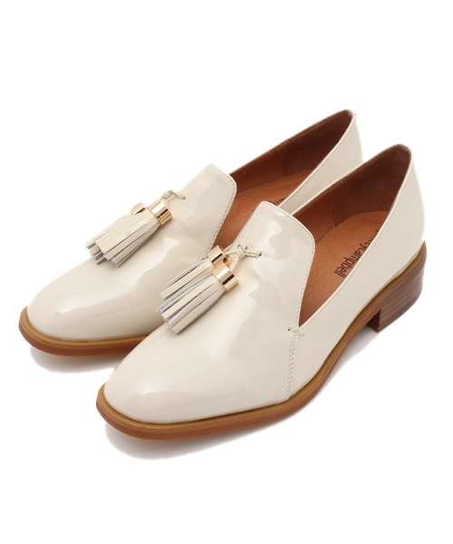 Jeffrey Campbell(ジェフリーキャンベル)の「タッセル付ローファーシューズ(ローファー・レディース・アイボリー/ネイビー/ブラック/グレー/ブラック系その他/ブラック系その他2・36/37/38/39/35)」の15枚目の写真