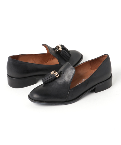 Jeffrey Campbell(ジェフリーキャンベル)の「タッセル付ローファーシューズ(ローファー・レディース・アイボリー/ネイビー/ブラック/グレー/ブラック系その他/ブラック系その他2・36/37/38/39/35)」の5枚目の写真