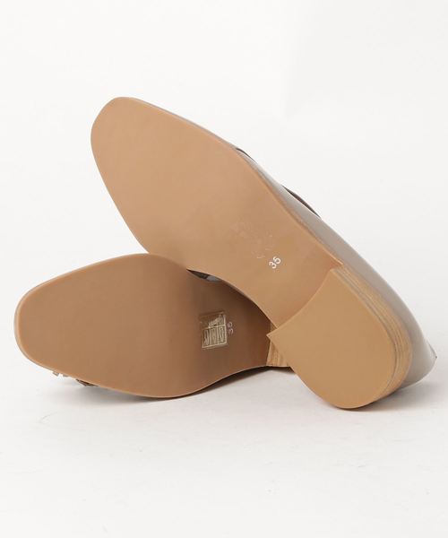 Jeffrey Campbell(ジェフリーキャンベル)の「タッセル付ローファーシューズ(ローファー・レディース・アイボリー/ネイビー/ブラック/グレー/ブラック系その他/ブラック系その他2・36/37/38/39/35)」の8枚目の写真