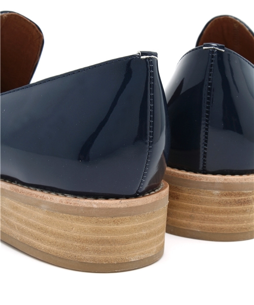 Jeffrey Campbell(ジェフリーキャンベル)の「タッセル付ローファーシューズ(ローファー・レディース・アイボリー/ネイビー/ブラック/グレー/ブラック系その他/ブラック系その他2・36/37/38/39/35)」の11枚目の写真