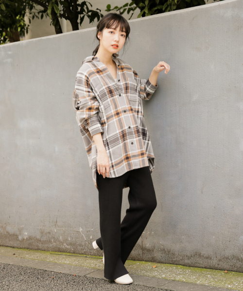 LOWRYS FARM（ローリーズファーム）の「ニットストレートパンツ　851696（その他パンツ・レディース・ブラック/ブラウン/ミント/アイボリー・FREE）」の8枚目の写真