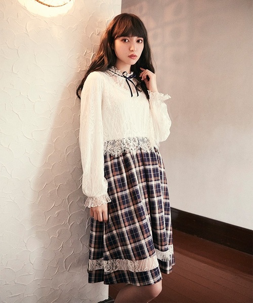 axes femme POETIQUE（アクシーズファムポエティック）の「レース