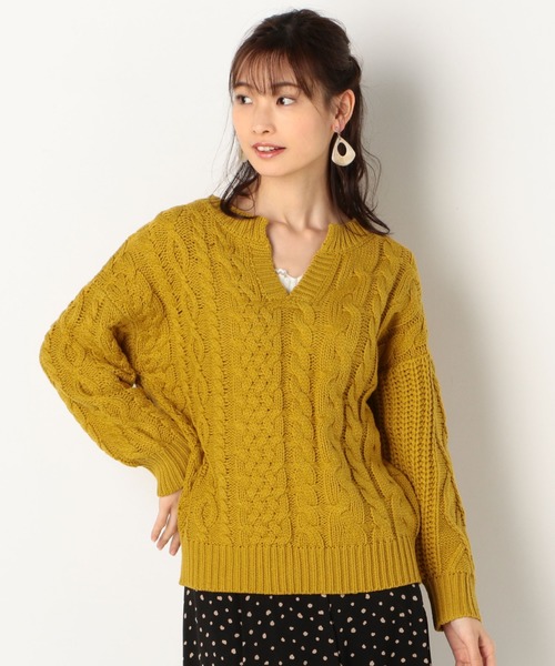 archives（アルシーヴ）の「キーネックケーブルニットプルオーバー（ニット/セーター・レディース・パープル/ブラウン/オフホワイト/マスタード・MEDIUM）」の4枚目の写真