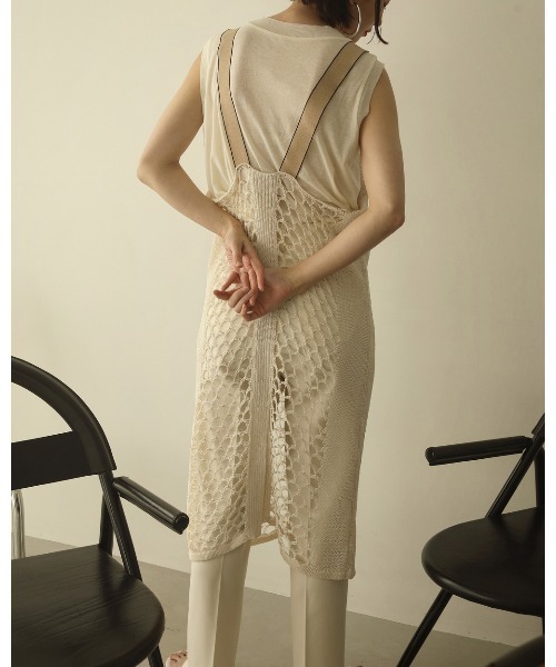 TODAYFUL(トゥデイフル)の「タックテーパードトラウザース(その他パンツ・レディース・オフホワイト/ブラック/レッド系その他・36inch/38inch)」の5枚目の写真