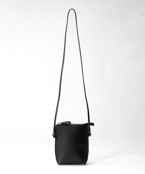BEAUTY&YOUTH UNITED ARROWS（ビューティーアンドユースユナイテッドアローズ）の「BY フォルム ジッパー ポーチ ショルダー（ショルダーバッグ・メンズ・グレー/ブラック・FREE）」の10枚目の写真