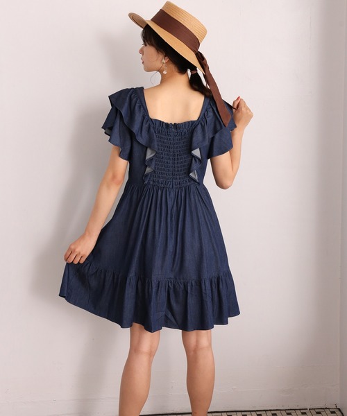 one after another NICE CLAUP(ワンアフターアナザーナイスクラップ)の「【WEB限定色】フリルチュニックワンピース(チュニック・レディース・ホワイト/ライトブルー/ブラック/ネイビー・FREE)」の8枚目の写真