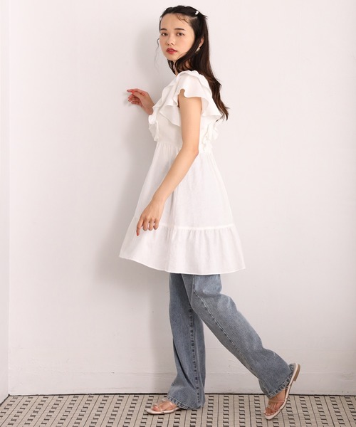 one after another NICE CLAUP(ワンアフターアナザーナイスクラップ)の「【WEB限定色】フリルチュニックワンピース(チュニック・レディース・ホワイト/ライトブルー/ブラック/ネイビー・FREE)」の10枚目の写真