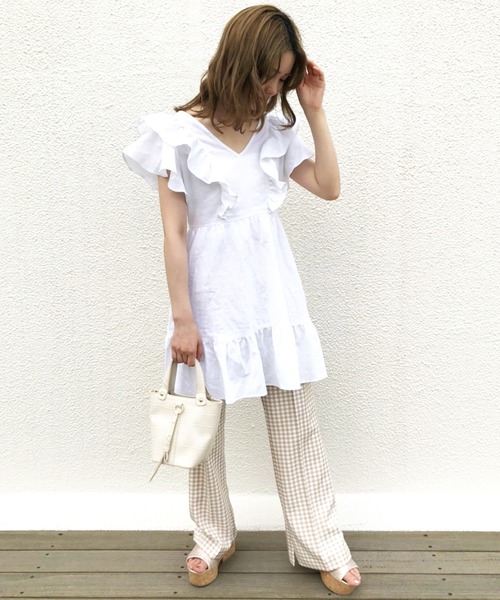 one after another NICE CLAUP(ワンアフターアナザーナイスクラップ)の「【WEB限定色】フリルチュニックワンピース(チュニック・レディース・ホワイト/ライトブルー/ブラック/ネイビー・FREE)」の15枚目の写真