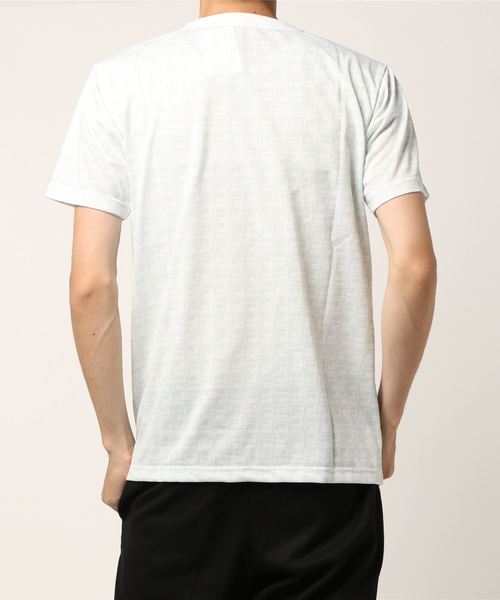 FILA(フィラ)の「【FILA/フィラ】総柄プリント半袖Tシャツ / ユニセックス(Tシャツ/カットソー・メンズ・ホワイト/ブラック/ネイビー・MEDIUM/LARGE/X-LARGE)」の5枚目の写真
