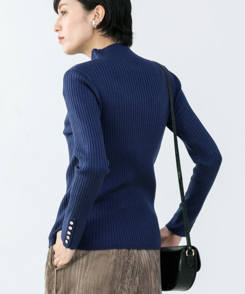 Bou Jeloud（ブージュルード）の「ヒートハイネック袖釦プルオーバー（ニット/セーター・レディース・ブラック/グレー/ピンク/イエロー/ブルー/アイボリー・FREE）」の4枚目の写真