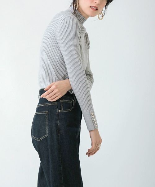 Bou Jeloud（ブージュルード）の「ヒートハイネック袖釦プルオーバー（ニット/セーター・レディース・ブラック/グレー/ピンク/イエロー/ブルー/アイボリー・FREE）」の7枚目の写真