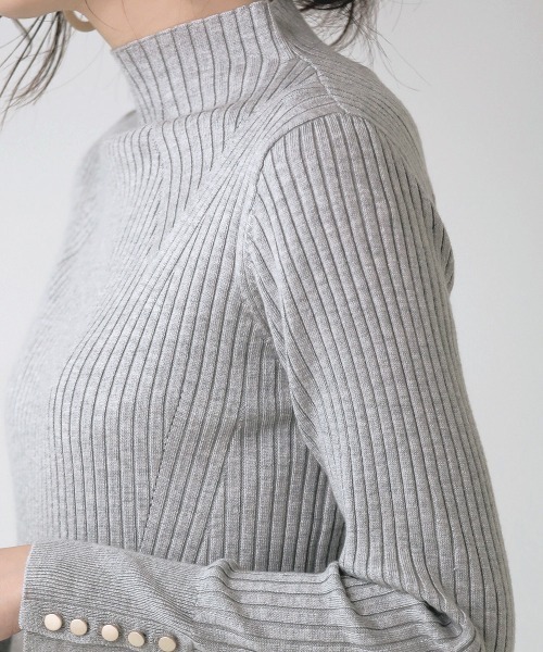 Bou Jeloud（ブージュルード）の「ヒートハイネック袖釦プルオーバー