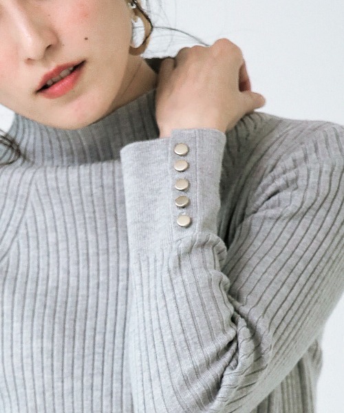 Bou Jeloud（ブージュルード）の「ヒートハイネック袖釦プルオーバー（ニット/セーター・レディース・ブラック/グレー/ピンク/イエロー/ブルー/アイボリー・FREE）」の10枚目の写真