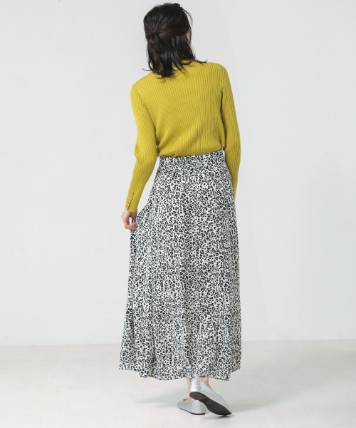 Bou Jeloud（ブージュルード）の「ヒートハイネック袖釦プルオーバー（ニット/セーター・レディース・ブラック/グレー/ピンク/イエロー/ブルー/アイボリー・FREE）」の14枚目の写真