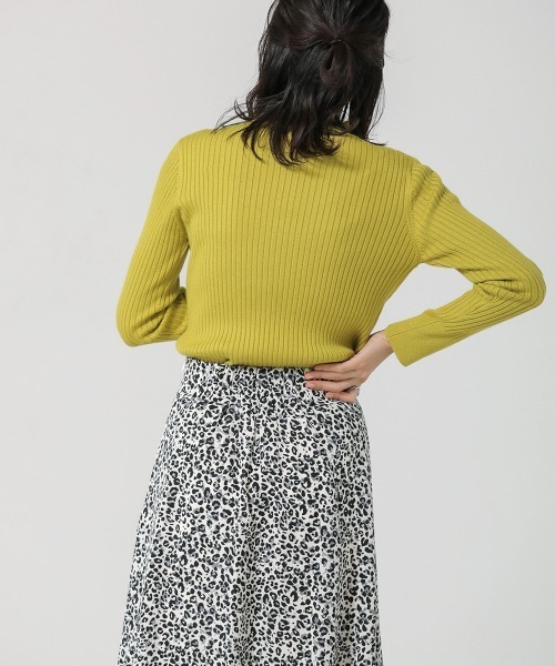 Bou Jeloud（ブージュルード）の「ヒートハイネック袖釦プルオーバー（ニット/セーター・レディース・ブラック/グレー/ピンク/イエロー/ブルー/アイボリー・FREE）」の15枚目の写真