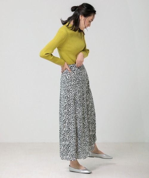 Bou Jeloud（ブージュルード）の「ヒートハイネック袖釦プルオーバー（ニット/セーター・レディース・ブラック/グレー/ピンク/イエロー/ブルー/アイボリー・FREE）」の16枚目の写真