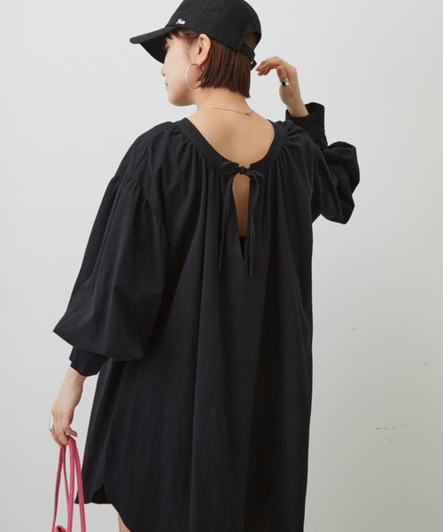 Auntie Rosa Holiday（アンティローザホリデー）の「スキッパー2WAYボリュームチュニック（チュニック・レディース・グレー/ブラック/ホワイト・FREE）」の2枚目の写真