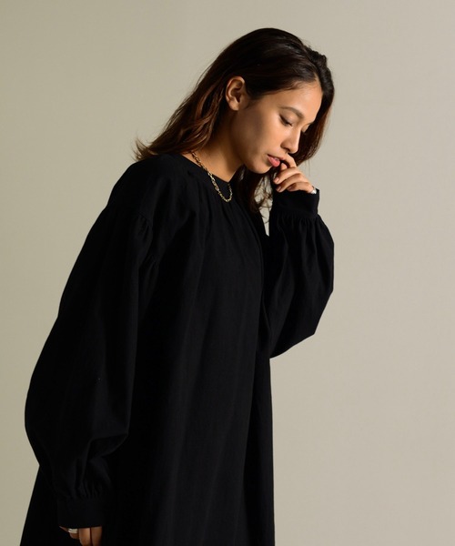 Auntie Rosa Holiday（アンティローザホリデー）の「スキッパー2WAYボリュームチュニック（チュニック・レディース・グレー/ブラック/ホワイト・FREE）」の8枚目の写真