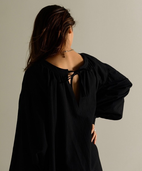 Auntie Rosa Holiday（アンティローザホリデー）の「スキッパー2WAYボリュームチュニック（チュニック・レディース・グレー/ブラック/ホワイト・FREE）」の9枚目の写真