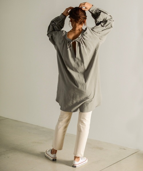 Auntie Rosa Holiday（アンティローザホリデー）の「スキッパー2WAYボリュームチュニック（チュニック・レディース・グレー/ブラック/ホワイト・FREE）」の19枚目の写真