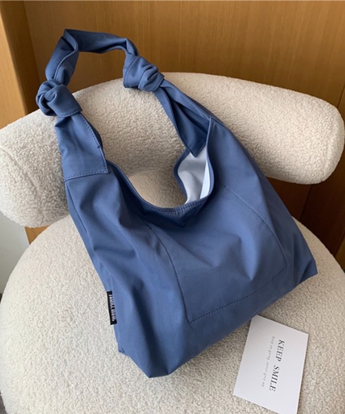 Anuenue（アヌエヌエ）の「ナイロンツイストショルダーバッグ（トートバッグ・レディース・ブラック/ベージュ/ブルー/グリーン・FREE）」の15枚目の写真