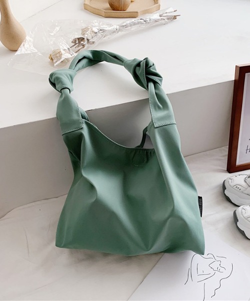 Anuenue（アヌエヌエ）の「ナイロンツイストショルダーバッグ（トートバッグ・レディース・ブラック/ベージュ/ブルー/グリーン・FREE）」の14枚目の写真