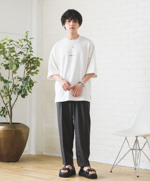 Alpinus(アルピナス)の「Alpinus - logo embroidery loose drape cut and sew / ロゴ刺繍ルーズドレープカットソー(Tシャツ/カットソー・メンズ・ホワイト/ブラック・SMALL/MEDIUM)」の5枚目の写真
