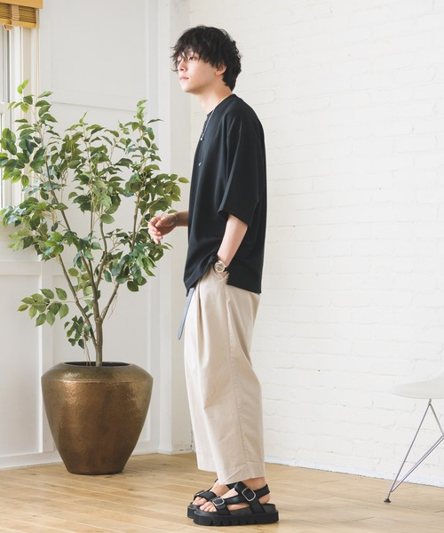 Alpinus(アルピナス)の「Alpinus - logo embroidery loose drape cut and sew / ロゴ刺繍ルーズドレープカットソー(Tシャツ/カットソー・メンズ・ホワイト/ブラック・SMALL/MEDIUM)」の10枚目の写真