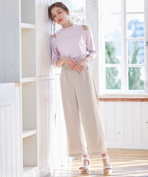 Feroux（フェルゥ）の「【洗える】カットオフショルダー ニット（ニット/セーター・レディース・ブラック系/アイボリー系/ライラック系・2）」の12枚目の写真