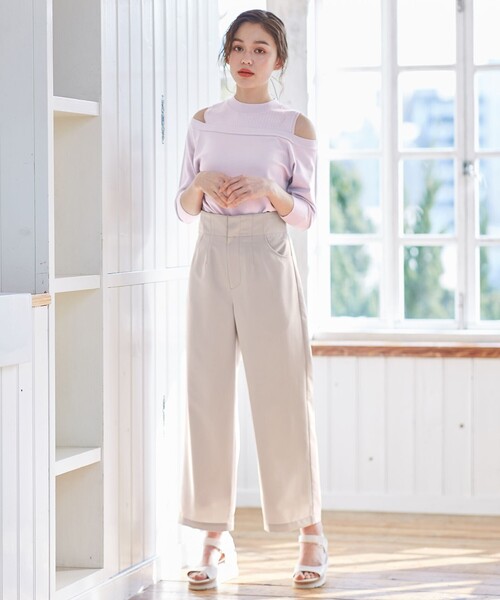 Feroux（フェルゥ）の「【洗える】カットオフショルダー ニット（ニット/セーター・レディース・ブラック系/アイボリー系/ライラック系・2）」の13枚目の写真
